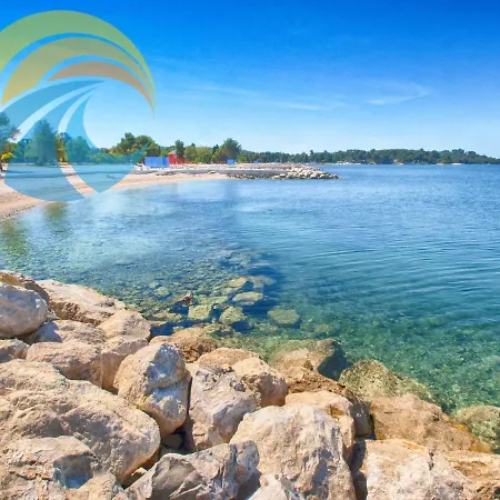 アパート Veroslava 2159 *